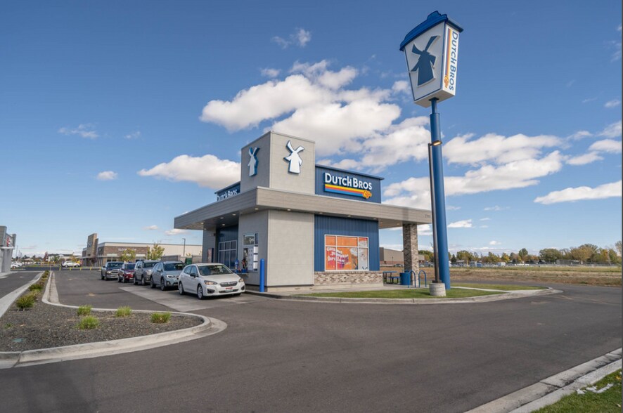 Primary Photo Of 2703 E Sunnyside Rd, Ammon Fast Food For Sale