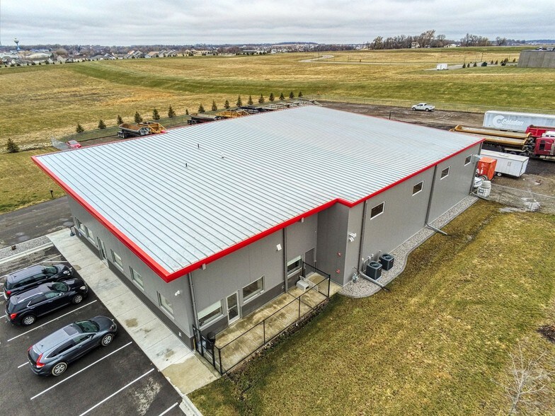 More Photos Of 1974 Pond View Dr SE, Lonsdale Warehouse For Sale