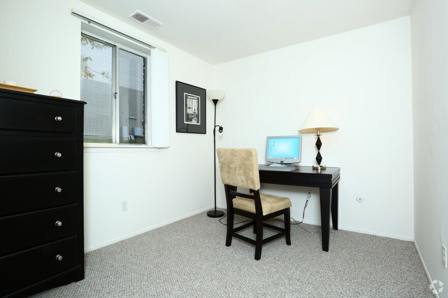 More Photos Of 831 Green Rd, Ypsilanti Apartments For Sale