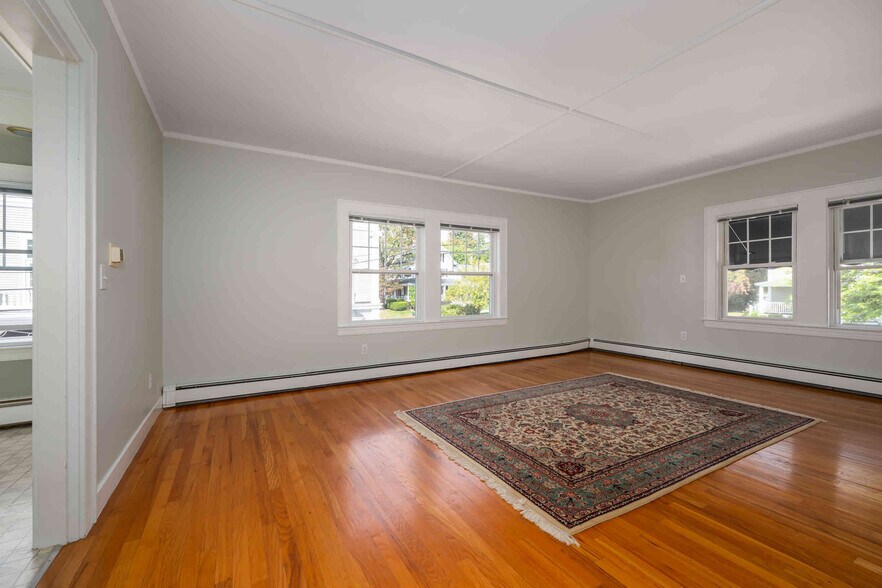 More Photos Of 435 York St, York Office Residential For Sale