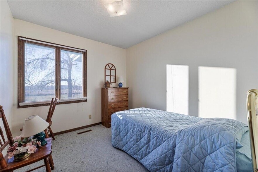 More Photos Of 21551 270th St, Mc Clelland Office For Sale