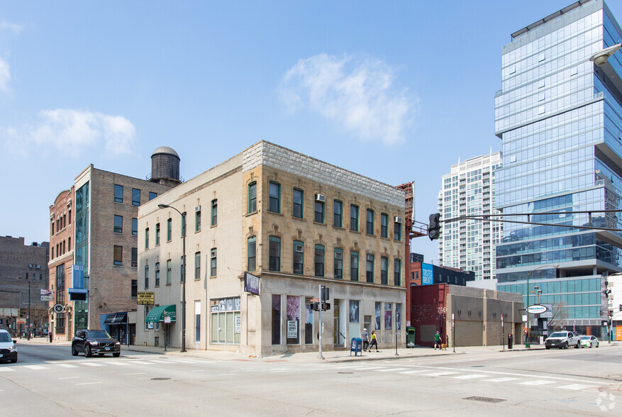 Primary Photo Of 600 N Wells St, Chicago Medical For Sale