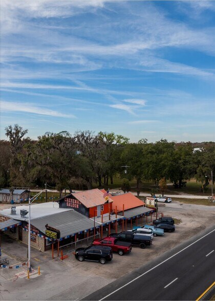 More Photos Of 337 S US Highway 17, East Palatka General Retail For Sale