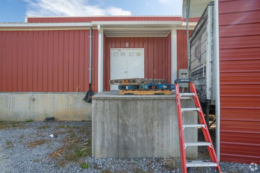 More Photos Of 54 Roosters Way, Jasper Restaurant For Sale