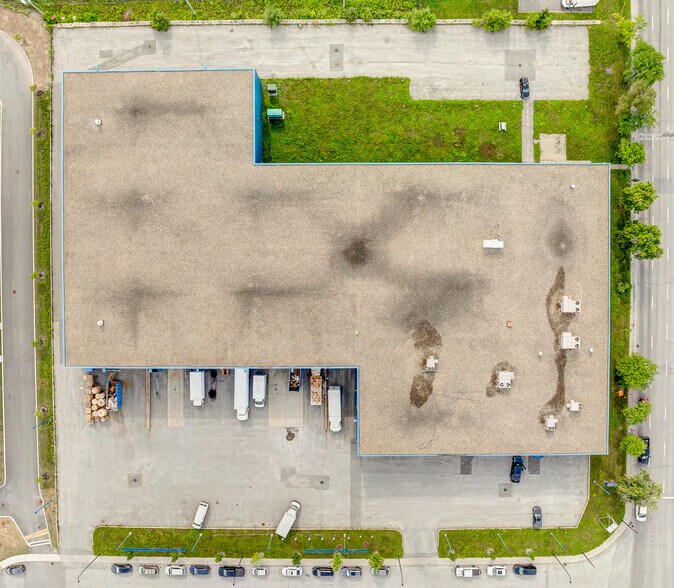 More Photos Of 5780 Rue Ontario E, Montréal Warehouse For Sale