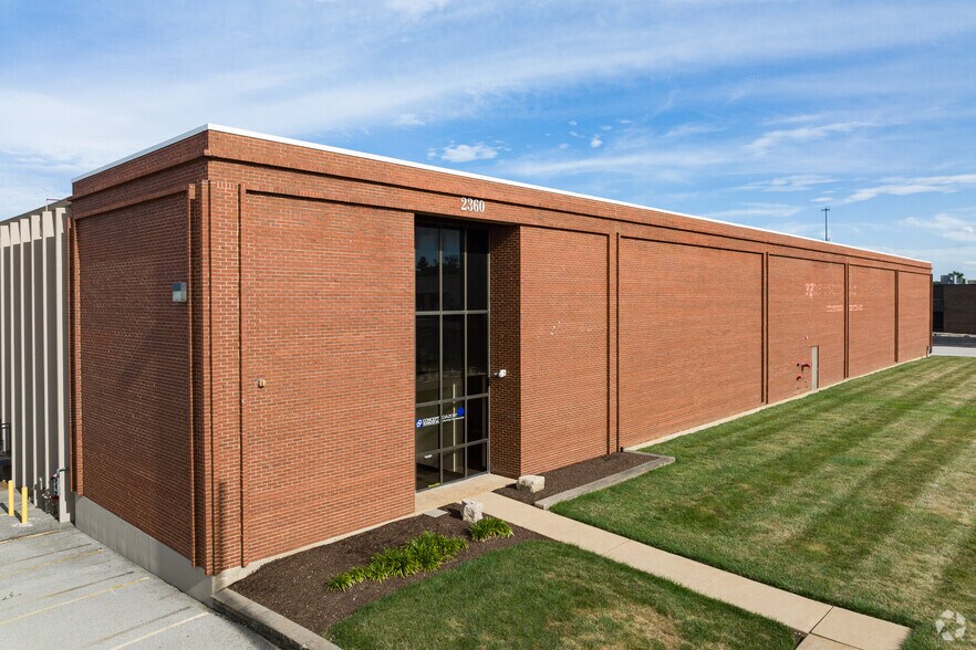 Primary Photo Of 2360 Chaffee Dr, Saint Louis Warehouse For Sale