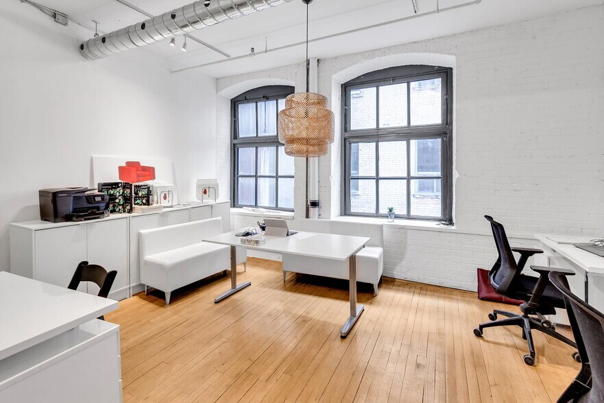 More Photos Of 639 Queen St W, Toronto Office For Lease