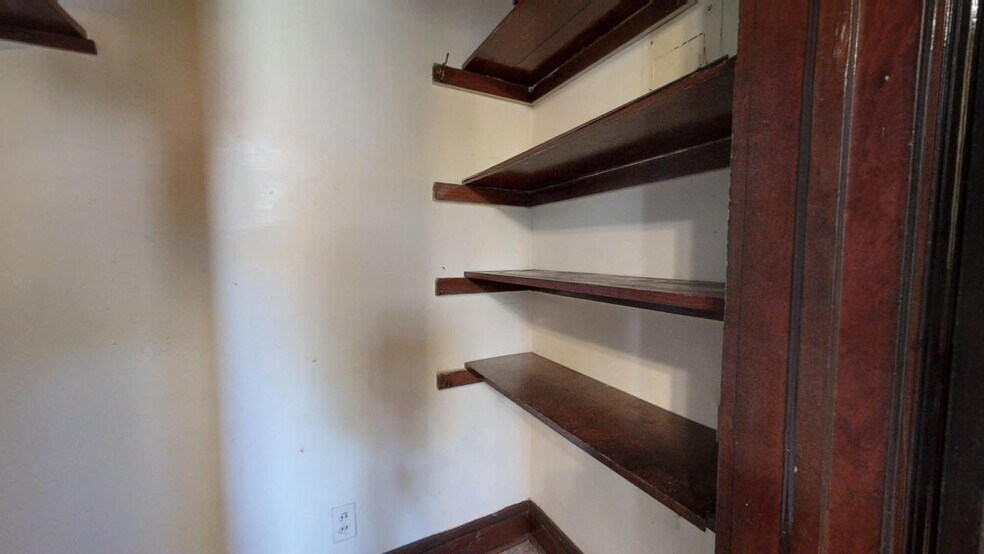 More Photos Of 310 Gittings Ave, Baltimore Apartments For Sale