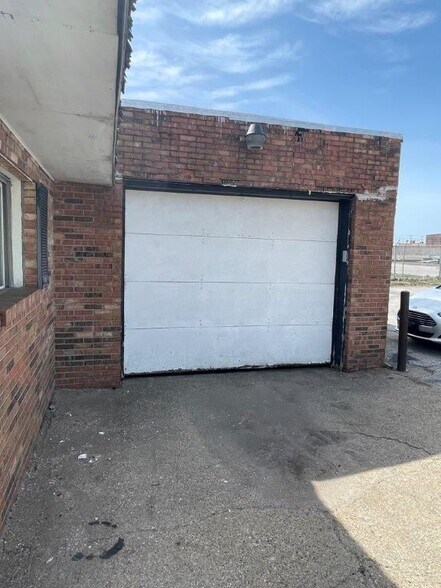 More Photos Of 375 W Sherman Blvd, Muskegon Medical For Sale