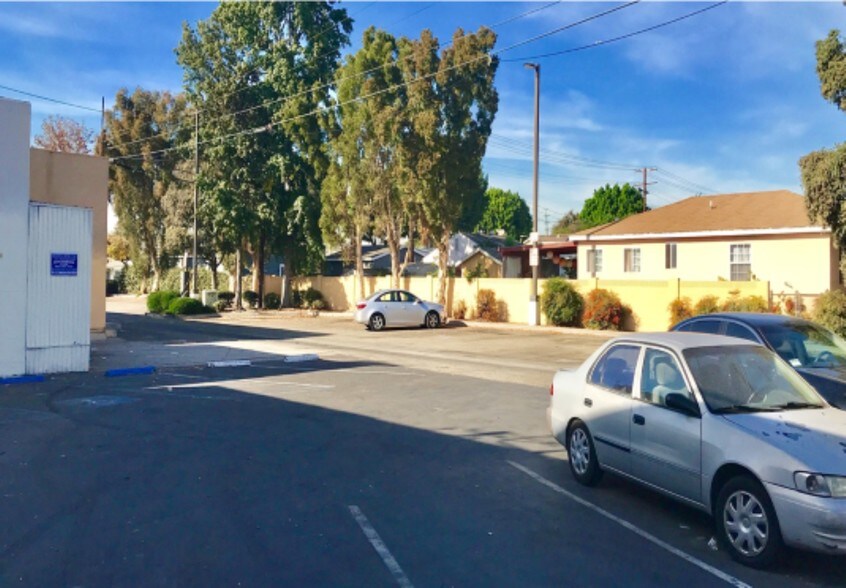 More Photos Of 4433-4437 Tweedy Blvd, South Gate Storefront Retail Office For Sale