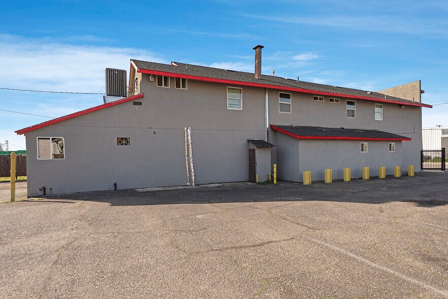 More Photos Of 104 E Lodi Ave, Lodi Storefront Retail Office For Sale