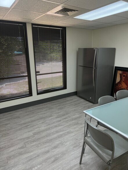 More Photos Of 6685 Merchants Way, Morrow Medical For Lease