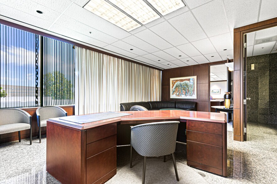More Photos Of 601 S Sanden Blvd, Wylie Medical For Lease