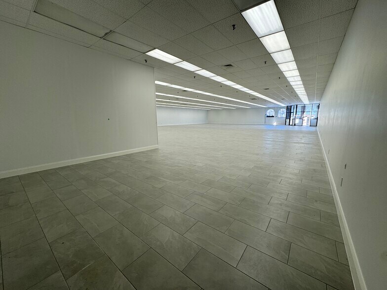 More Photos Of 1657 Cassopolis St, Elkhart Freestanding For Lease