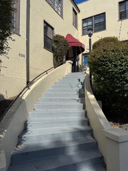 More Photos Of 3505 Kempton Way, Oakland Apartments For Sale