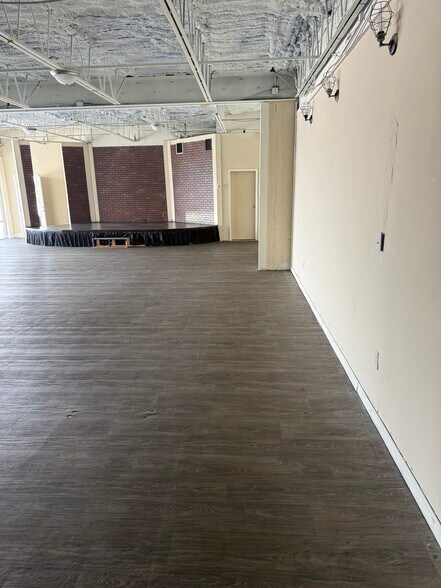 More Photos Of 219 Avenue O SW, Winter Haven General Retail For Lease