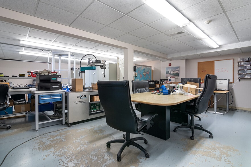More Photos Of 376 Dry Bridge Rd, North Kingstown Warehouse For Sale