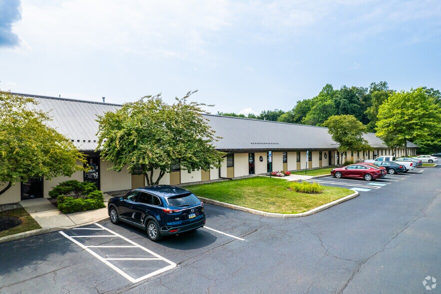 More Photos Of 35 E Uwchlan Ave, Exton Light Manufacturing For Lease