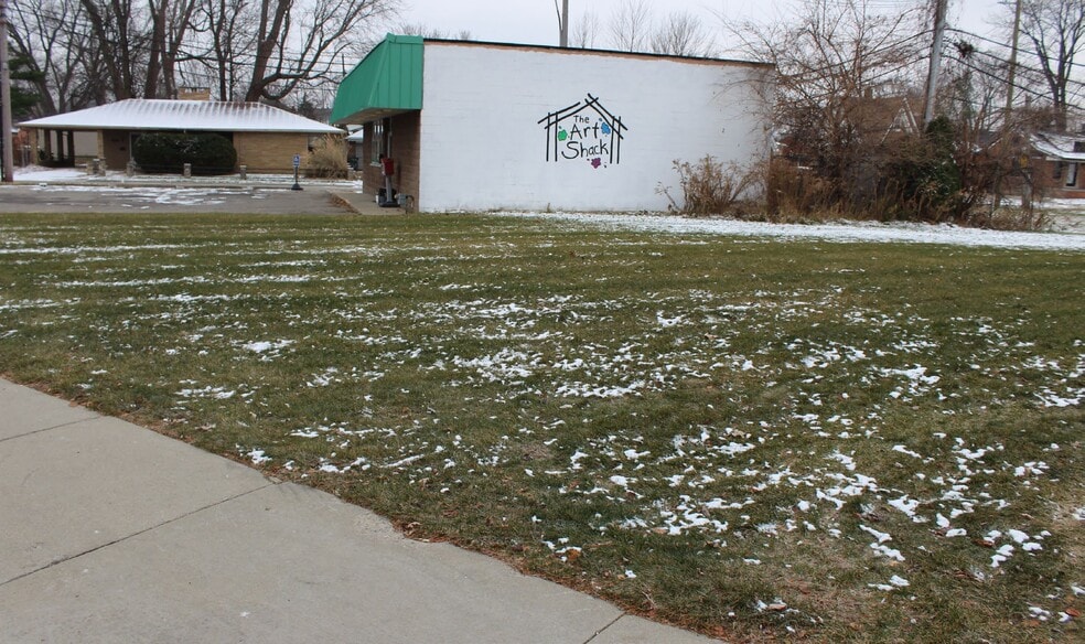 More Photos Of 23707 Jefferson Ave, Saint Clair Shores Freestanding For Sale