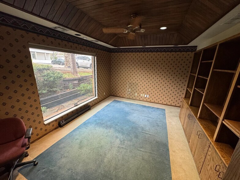 More Photos Of 216 E 10th Street Plz, Edmond Medical For Lease