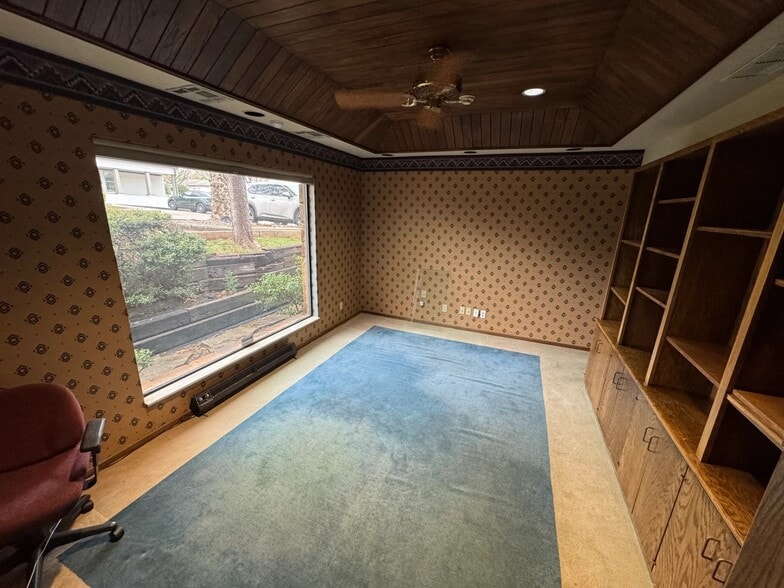 More Photos Of 218 E 10th Street Plz, Edmond Medical For Lease