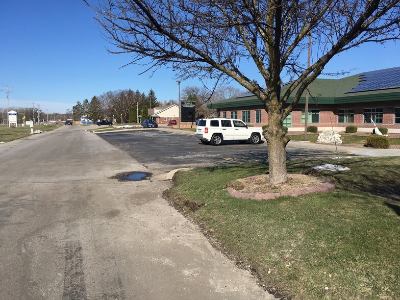 More Photos Of 144 E Summit Ave, Wales Medical For Sale