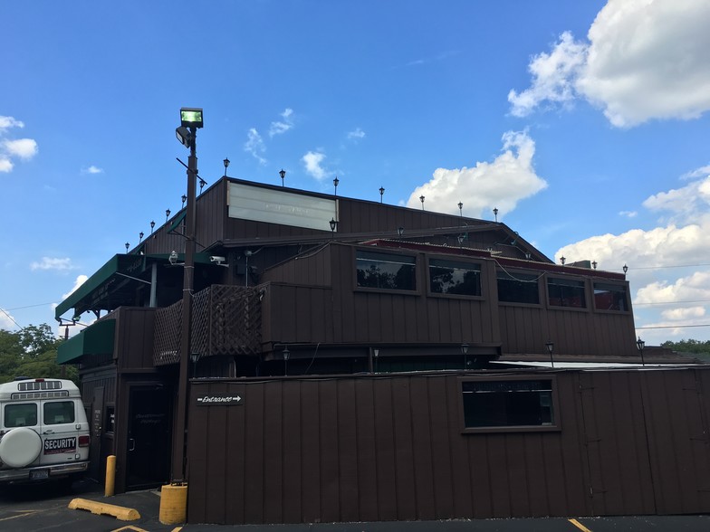 More Photos Of 13500 S Harlem Ave, Orland Park Bar For Sale