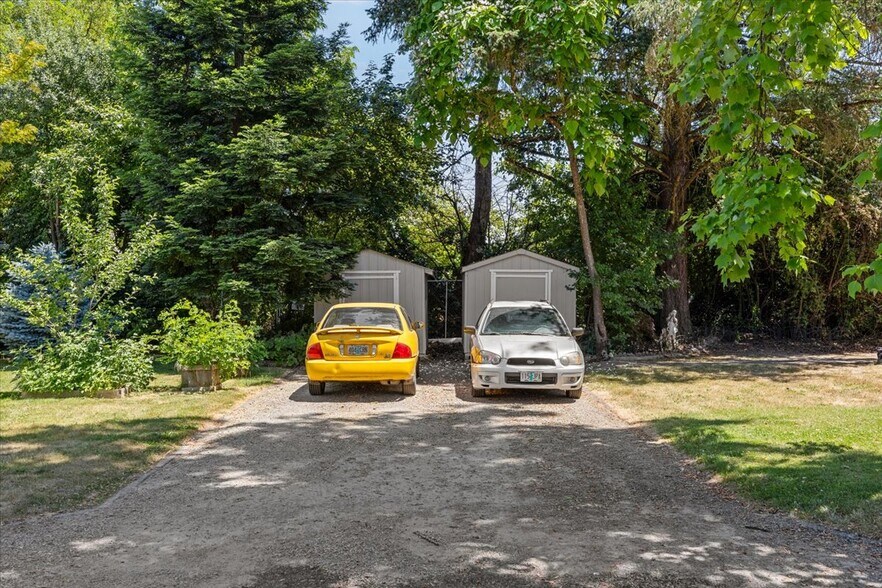 More Photos Of 307 Tussey Ln, Grants Pass Apartments For Sale