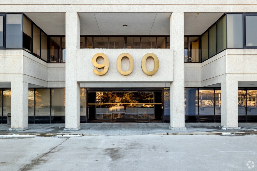 More Photos Of 900 Northern Blvd, Great Neck Office For Lease