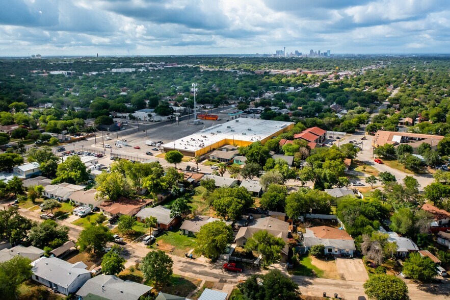 More Photos Of 3719-3815 Blanco Rd, San Antonio Storefront For Sale