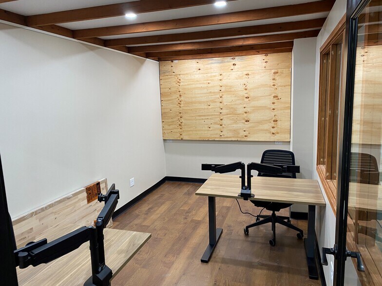 More Photos Of 1104 Lunt Ave, Schaumburg Industrial For Lease