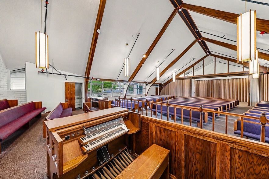 More Photos Of 2401 E Tonopah Ave, North Las Vegas Religious Facility For Sale