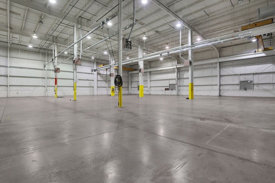 More Photos Of 535 Enterprise Dr, Lewis Center Warehouse For Sale