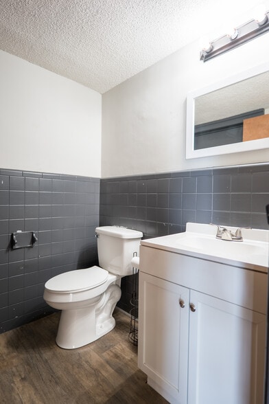 More Photos Of 1201 N Ashley St, Valdosta Auto Repair For Sale