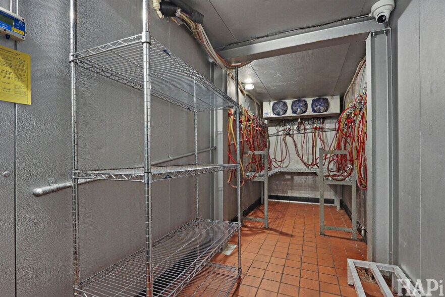 More Photos Of 10 W Grand Ave, Lake Villa Restaurant For Sale