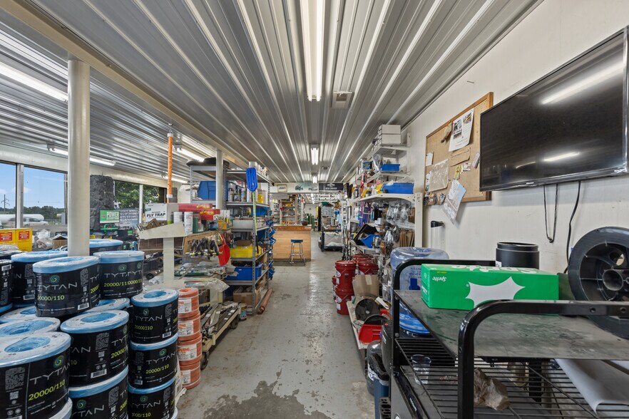 More Photos Of 60 US-54 Hwy, El Dorado Springs General Retail For Sale