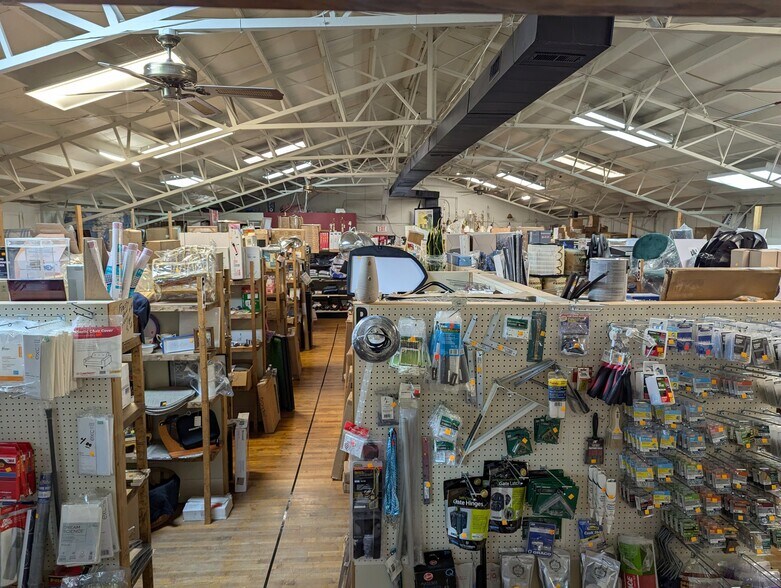 More Photos Of 22889 MO-64 Hwy, Hermitage Self Storage For Sale