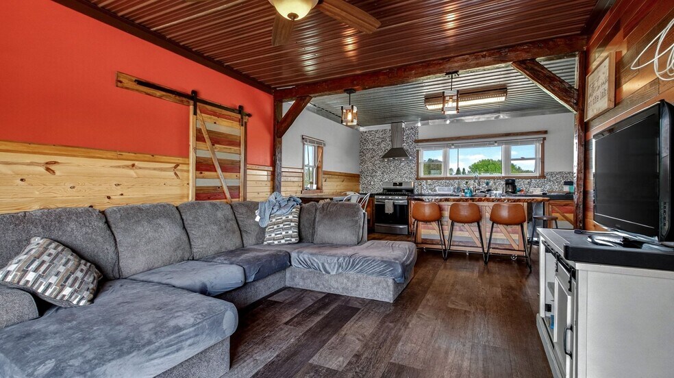 More Photos Of 16061 296th St, Cornell General Retail For Sale