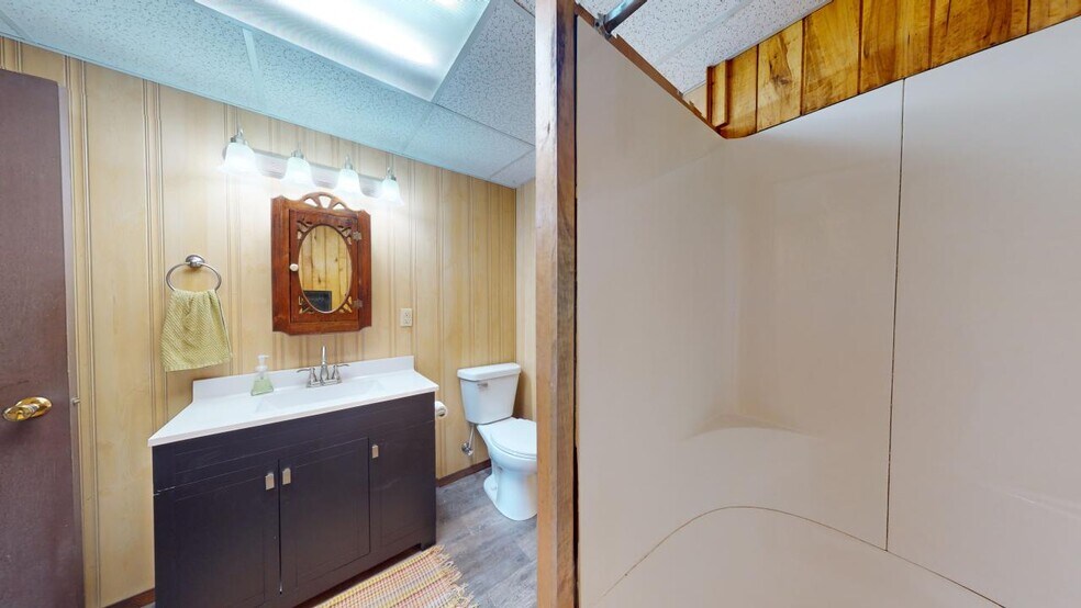 More Photos Of 17069 400th St, Leland Contractor Storage Yard For Sale