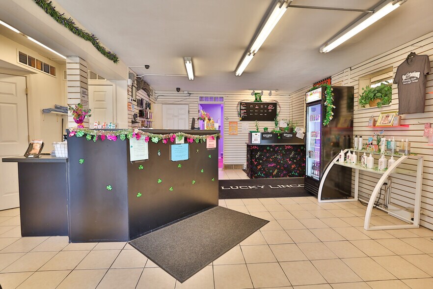 More Photos Of 1103 E Acton Ave, Wood River General Retail For Sale