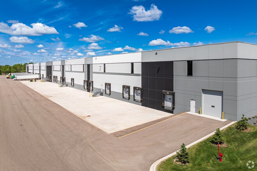 More Photos Of 10400 Naples St NE, Blaine Industrial For Lease