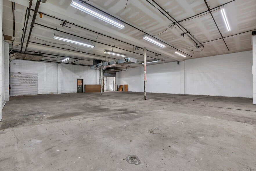 More Photos Of 3209 Atlantic Ave, Allenwood Showroom For Sale
