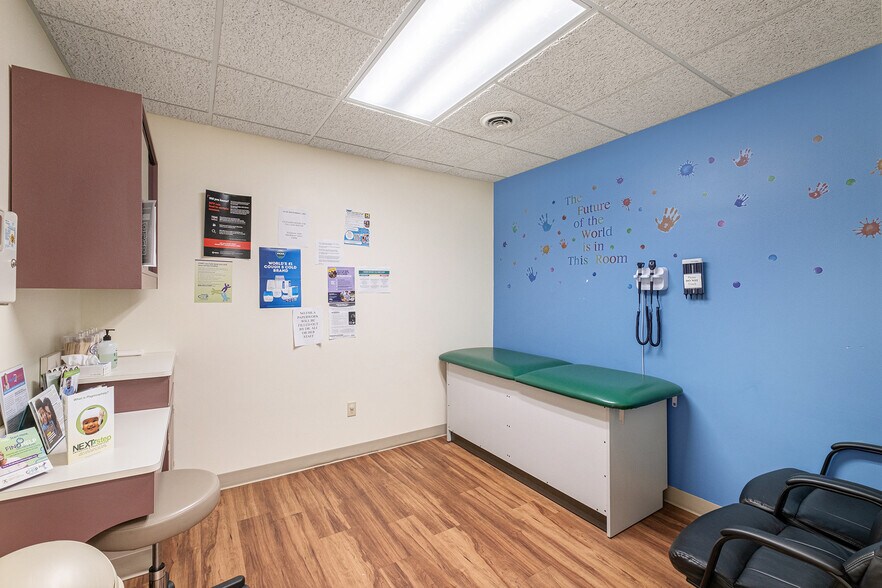 More Photos Of 1063 W Hill Rd, Flint Medical For Sale