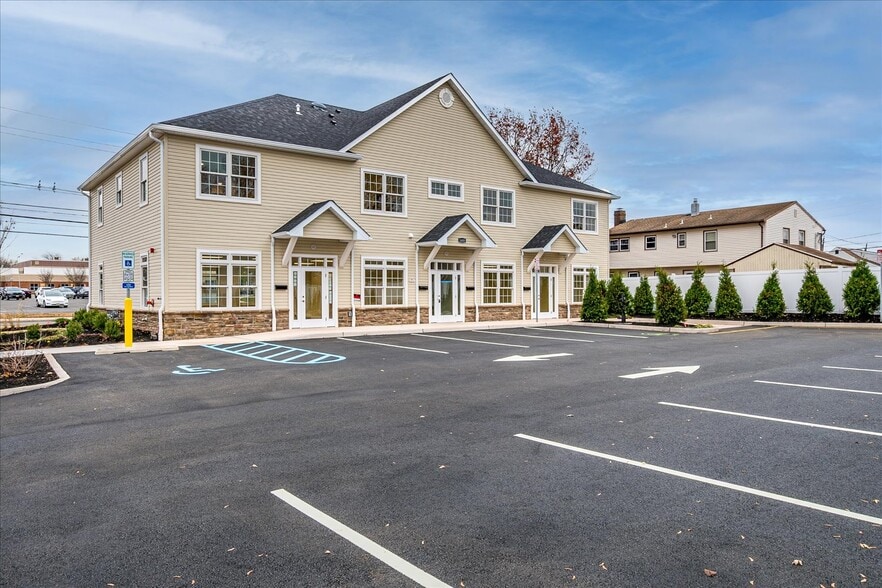 Primary Photo Of 1400 Hamilton Blvd, South Plainfield Office For Lease