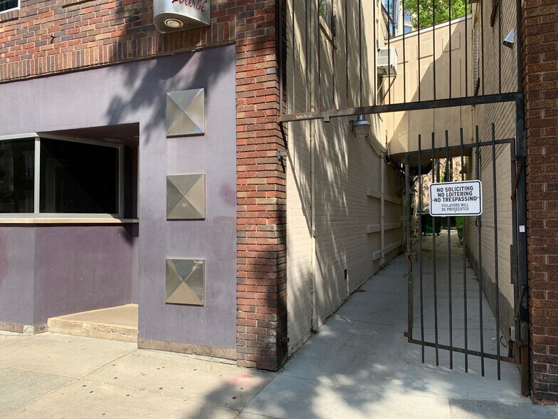 More Photos Of 430 W Gilman St, Madison Bar For Sale