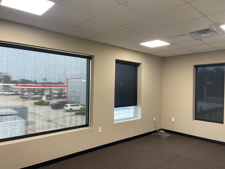 More Photos Of 22924 Kuykendahl Rd, Spring Light Manufacturing For Lease