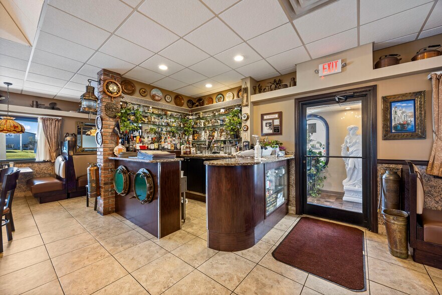 More Photos Of 476 Washington Ave, North Haven Restaurant For Sale