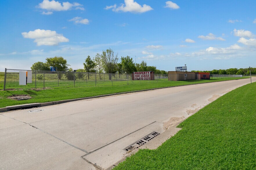 More Photos Of 00 Turning Basin Dr, Houston Land For Sale