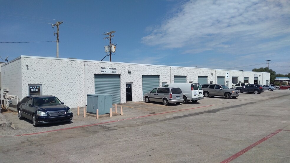 More Photos Of 2026 Pioneer Pky W, Arlington Showroom For Lease