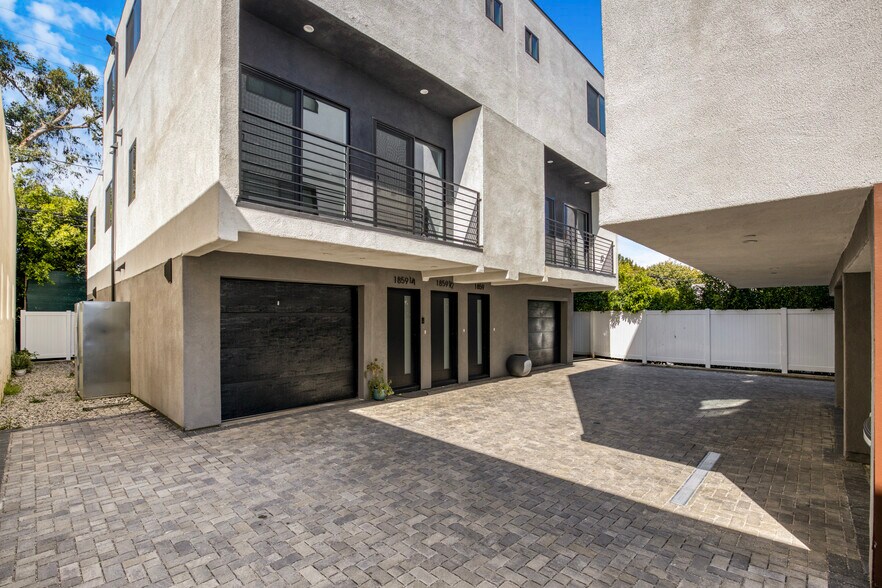 More Photos Of 1857 Crenshaw Blvd, Los Angeles Apartments For Sale